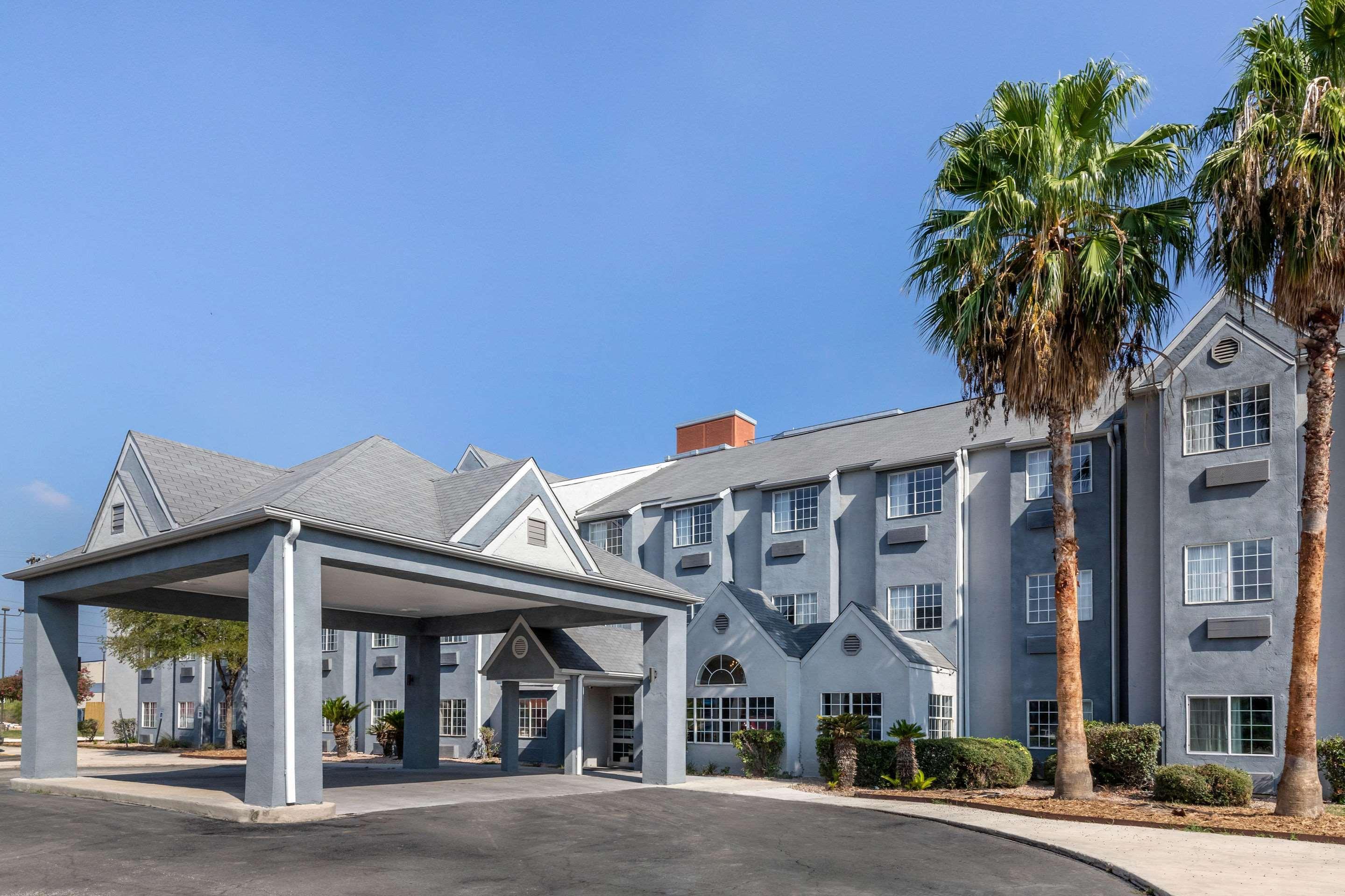 Quality Inn Downtown - Near Market Square Сан-Антонио Экстерьер фото