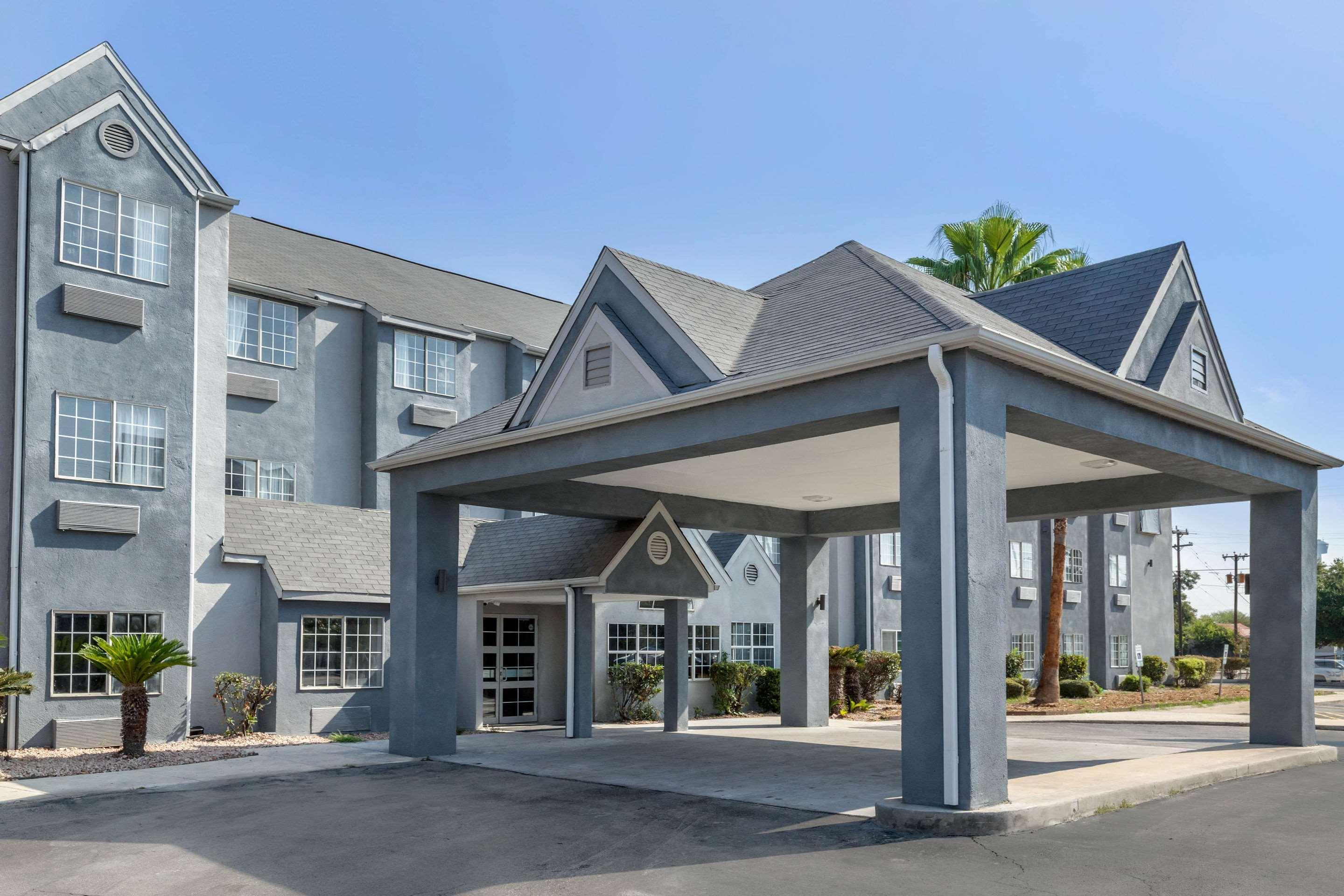 Quality Inn Downtown - Near Market Square Сан-Антонио Экстерьер фото